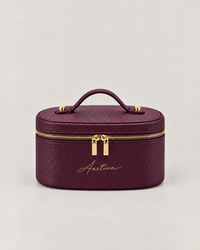 حقيبة مكياج (vanity) The Oval بلون Black Cherry من Aestina، شعار ذهبي، صورة 2