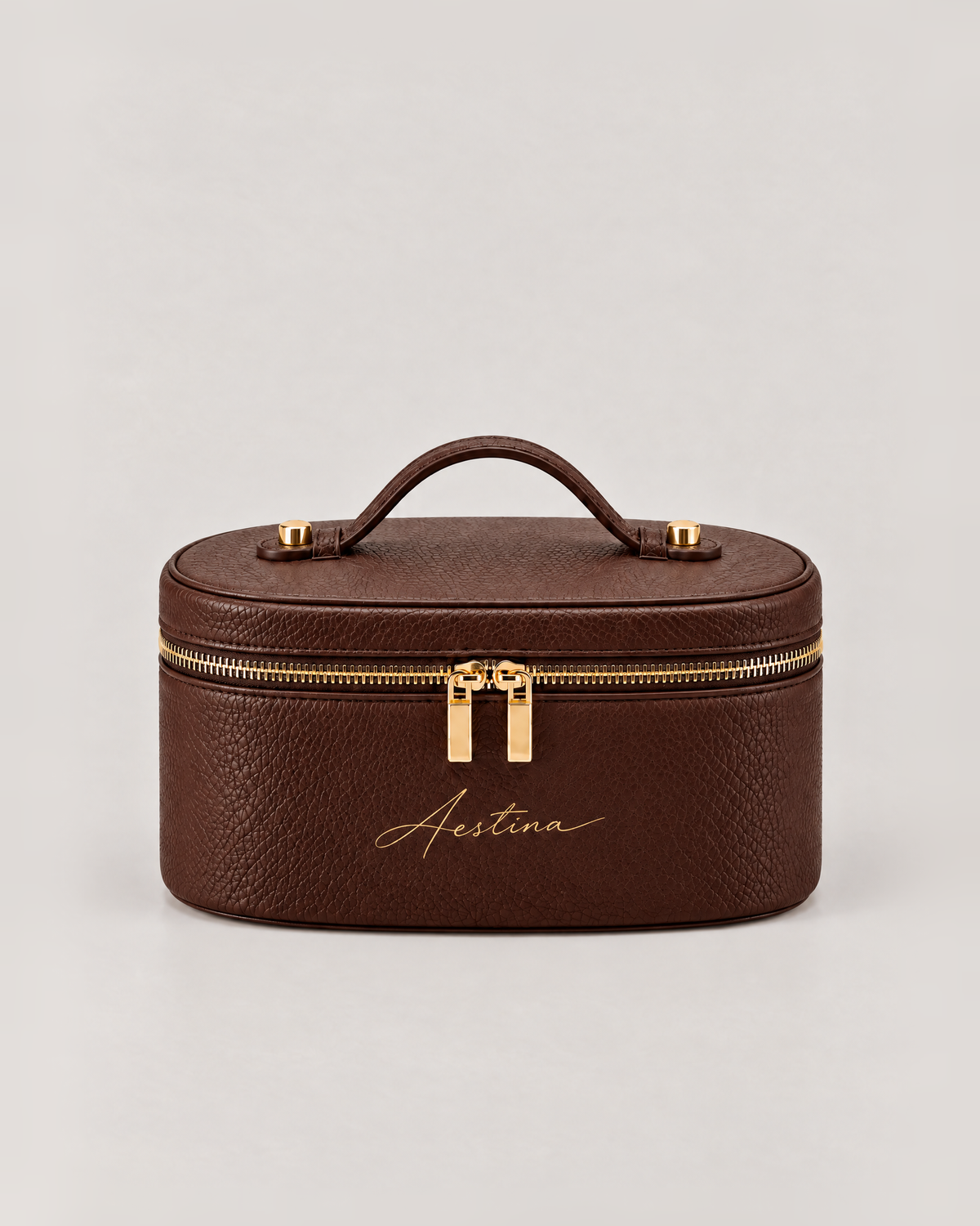 حقيبة مكياج (vanity) The Oval بلون Cacao من Aestina، شعار ذهبي، صورة 2